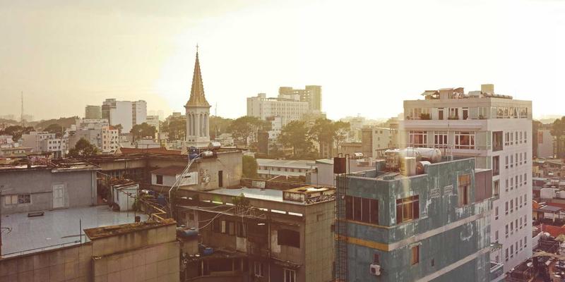 瑞能LED如何重塑体育馆高清转播照明：照度、均匀度与眩光控制的专业实践