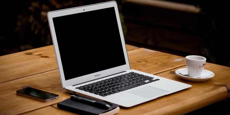 瑞能LED工业照明工程：防爆高防护灯具如何重塑石油化工建筑亮化新标准