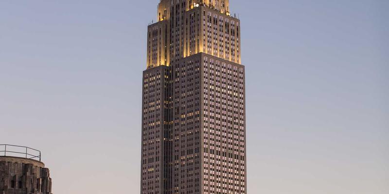 瑞能LED深度解析:商业显示屏、照明与建筑亮化解决方案的综合对比