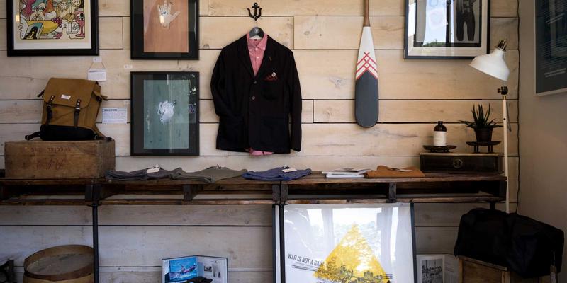 精准还原工业之美：瑞能LED工矿灯如何满足精密制造车间的高显色性照明需求